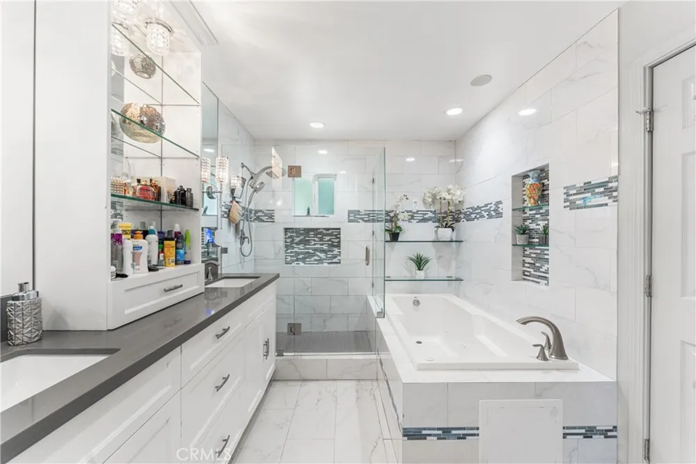 7222 Fallbrook Avenue West Hills, CA 91307