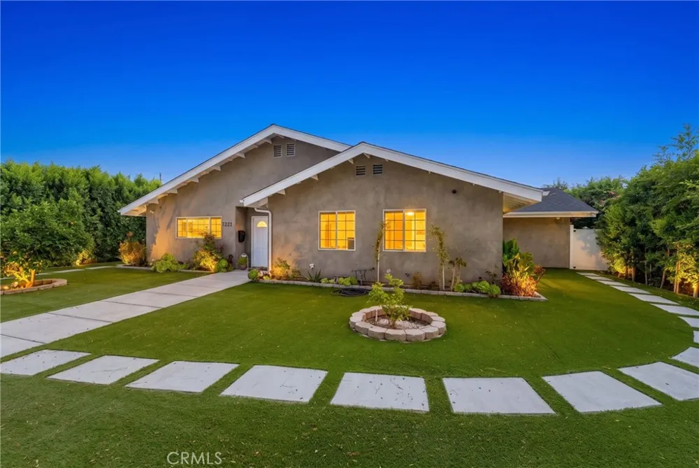7222 Fallbrook Avenue West Hills, CA 91307