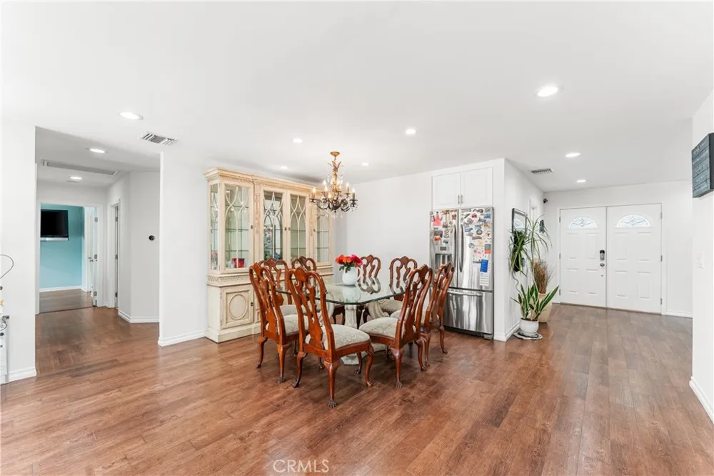 7222 Fallbrook Avenue West Hills, CA 91307