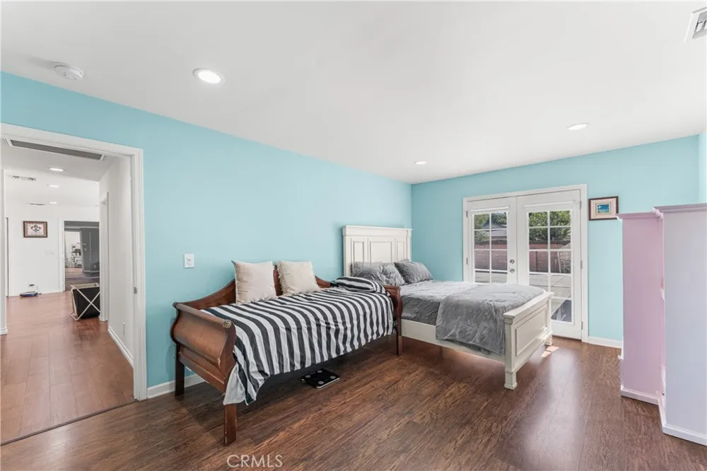 7222 Fallbrook Avenue West Hills, CA 91307