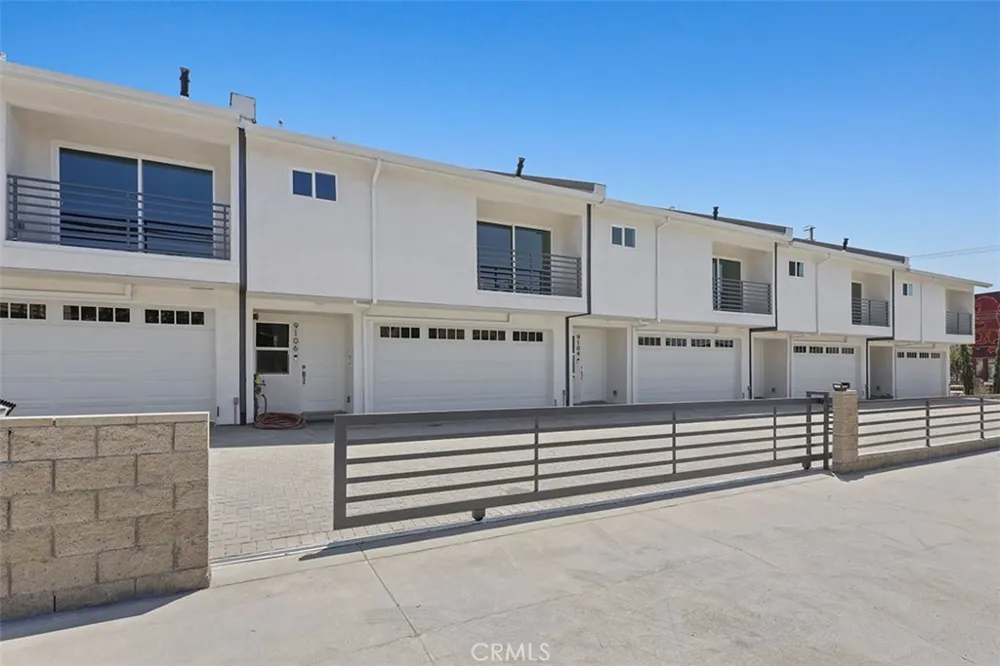 9110 Burnet Avenue North Hills, CA 91343