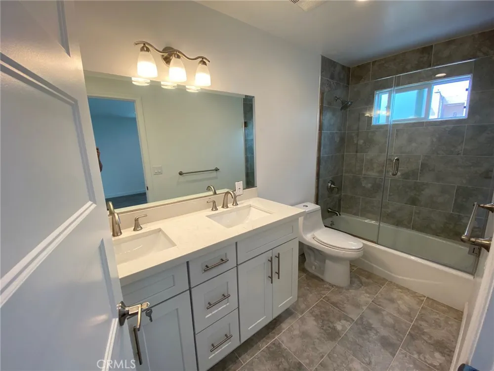 9110 Burnet Avenue North Hills, CA 91343