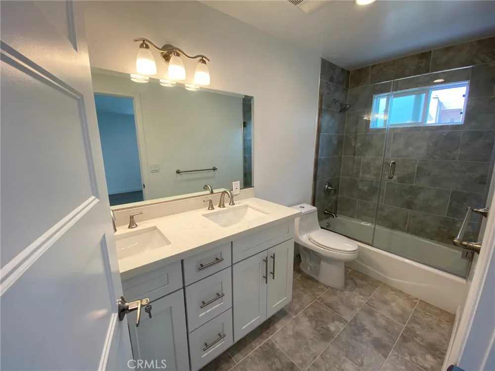 9110 Burnet Avenue North Hills, CA 91343