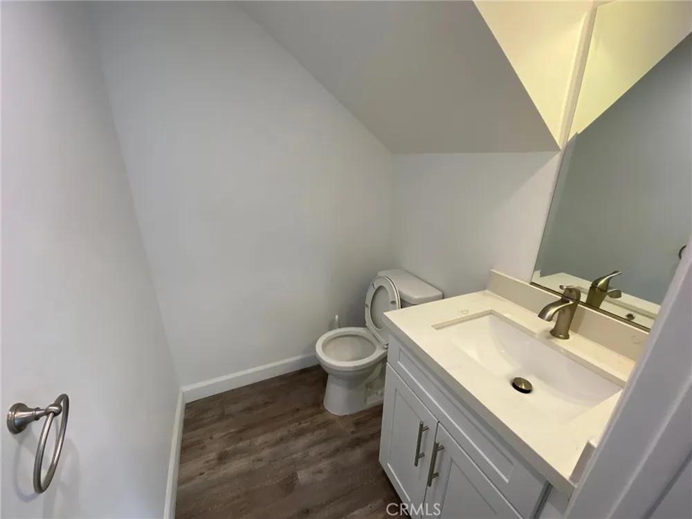 9110 Burnet Avenue North Hills, CA 91343