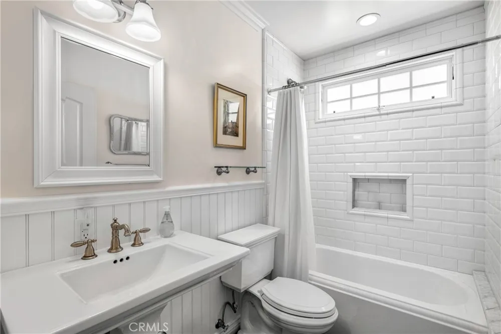 11156 Valley Spring Lane Studio City, CA 91602