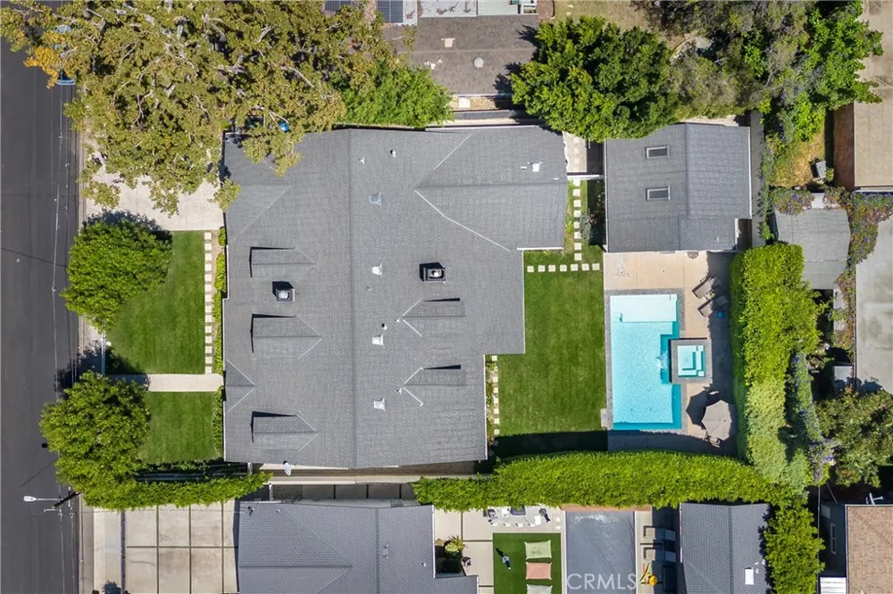 11156 Valley Spring Lane Studio City, CA 91602