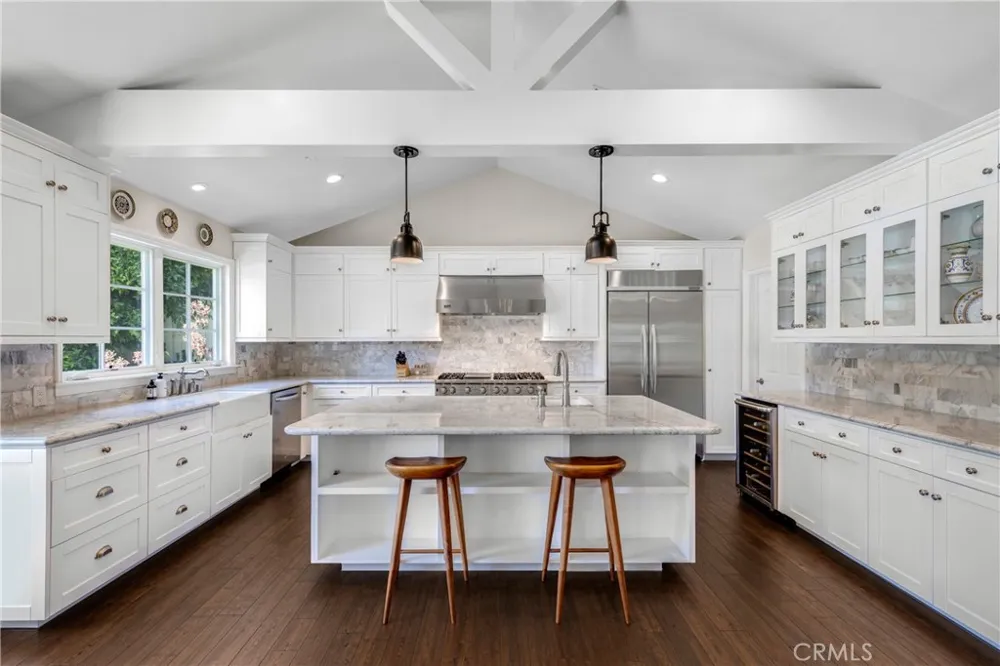 11156 Valley Spring Lane Studio City, CA 91602