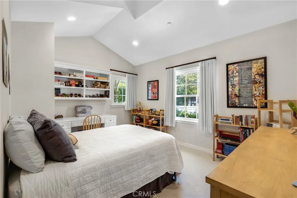 11156 Valley Spring Lane Studio City, CA 91602