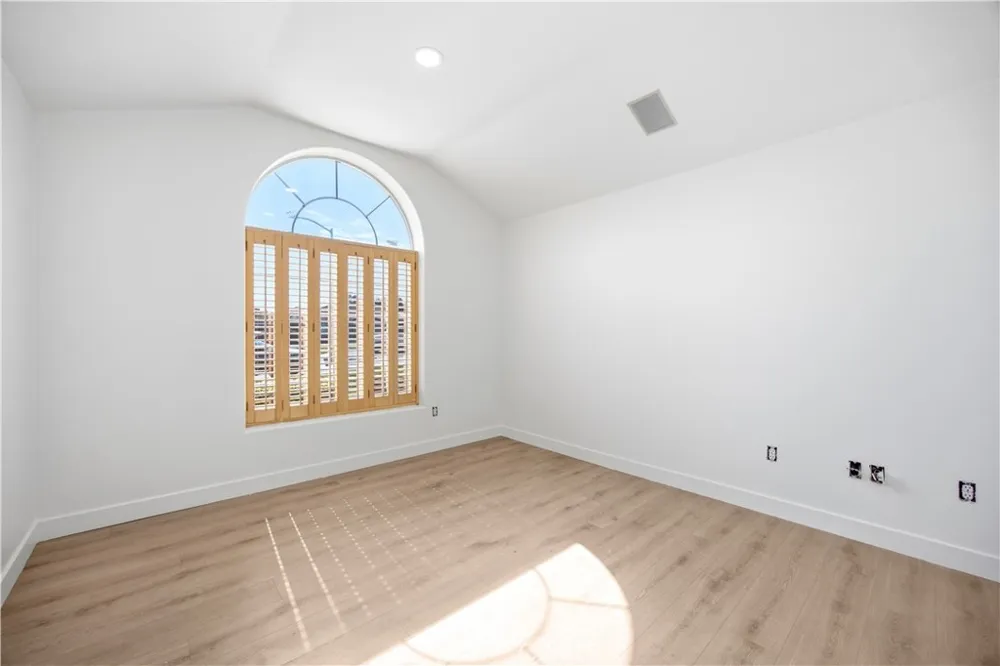 5009 Shaman Court Bakersfield, CA 93312