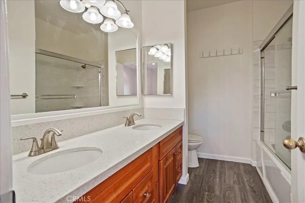 7320 Balboa Boulevard #205 Lake Balboa, CA 91406