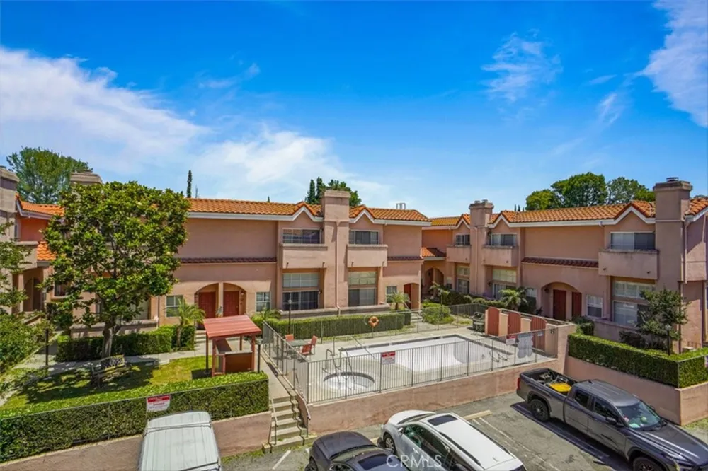 7320 Balboa Boulevard #205 Lake Balboa, CA 91406