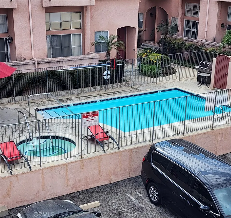 7320 Balboa Boulevard #205 Lake Balboa, CA 91406