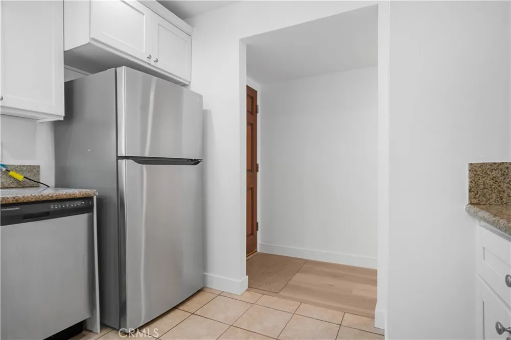 5700 Etiwanda Avenue #288 Tarzana, CA 91356