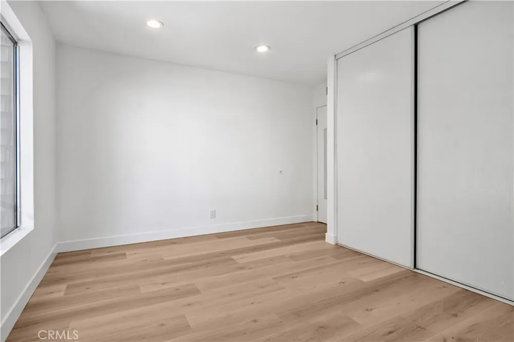 5700 Etiwanda Avenue #288 Tarzana, CA 91356