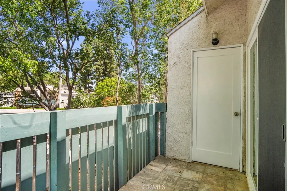 5700 Etiwanda Avenue #288 Tarzana, CA 91356