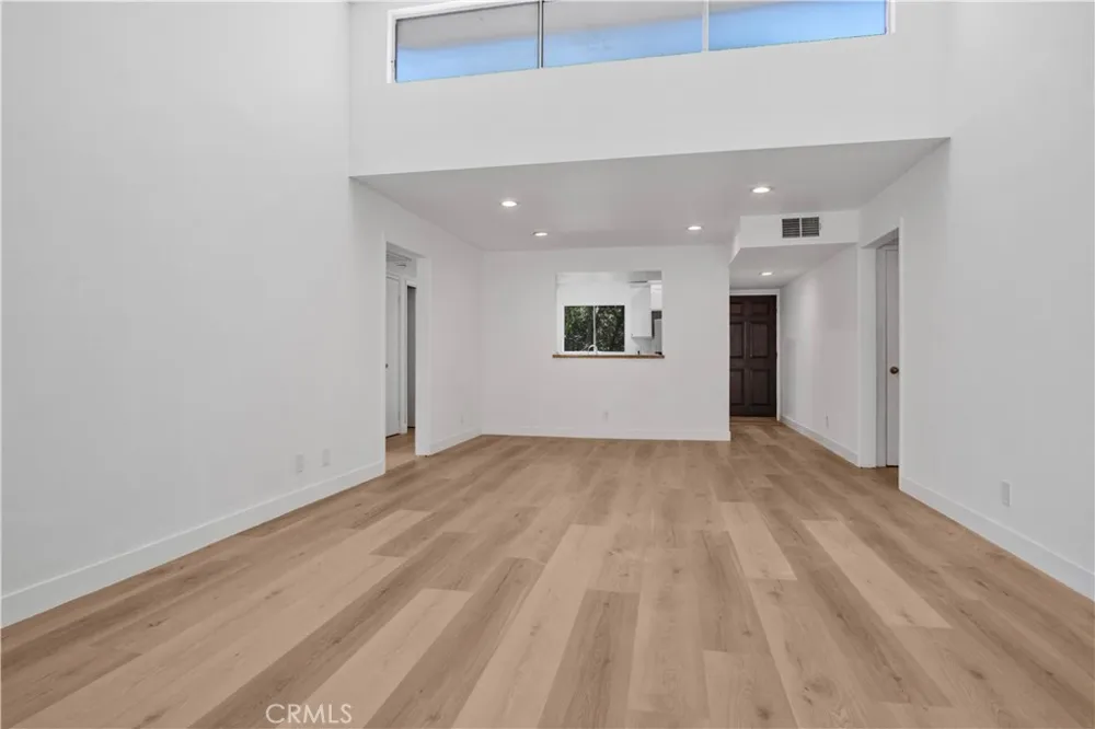 5700 Etiwanda Avenue #288 Tarzana, CA 91356