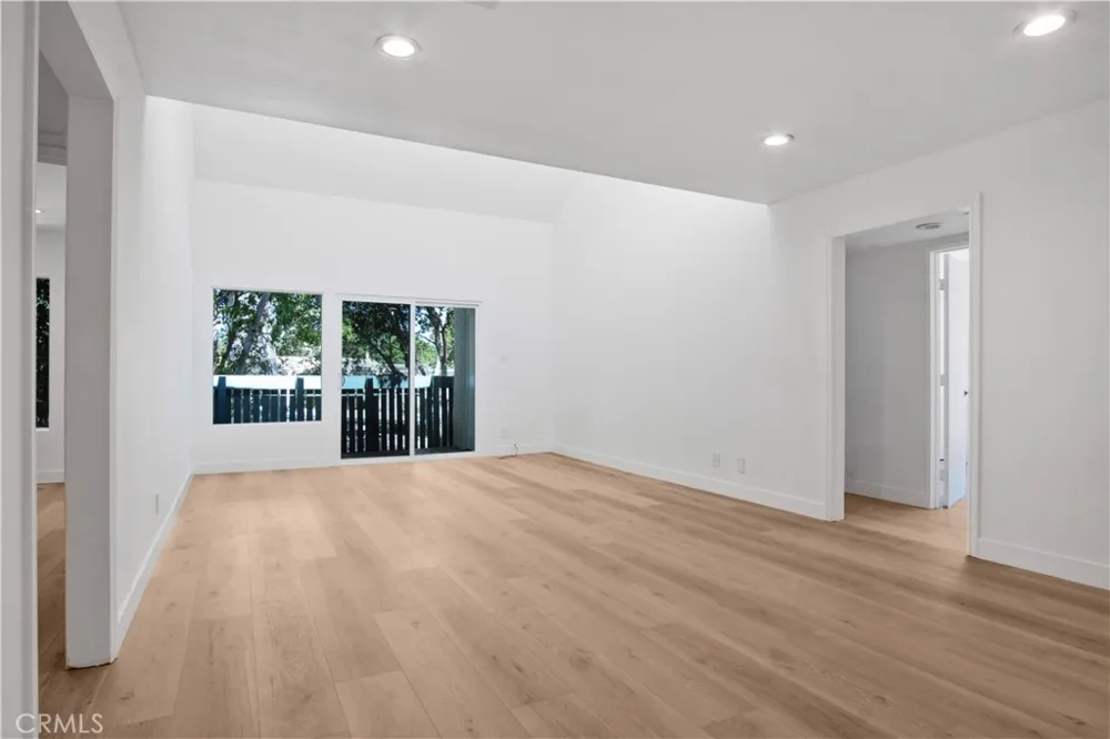 5700 Etiwanda Avenue #288 Tarzana, CA 91356
