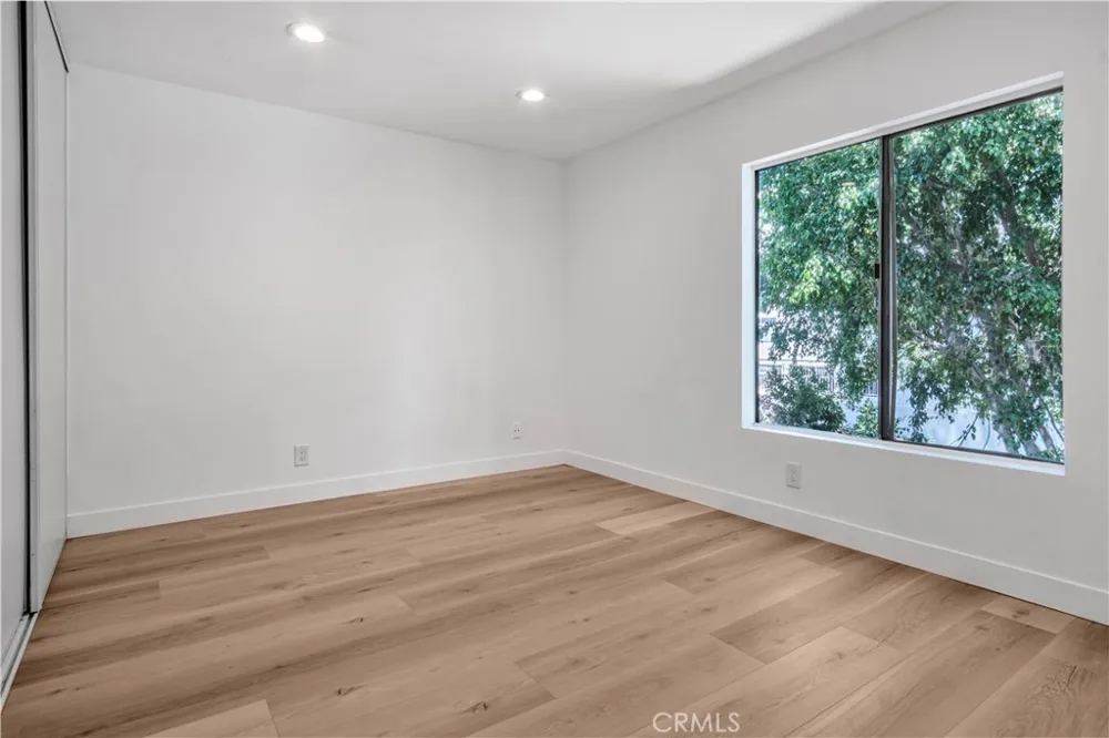 5700 Etiwanda Avenue #288 Tarzana, CA 91356