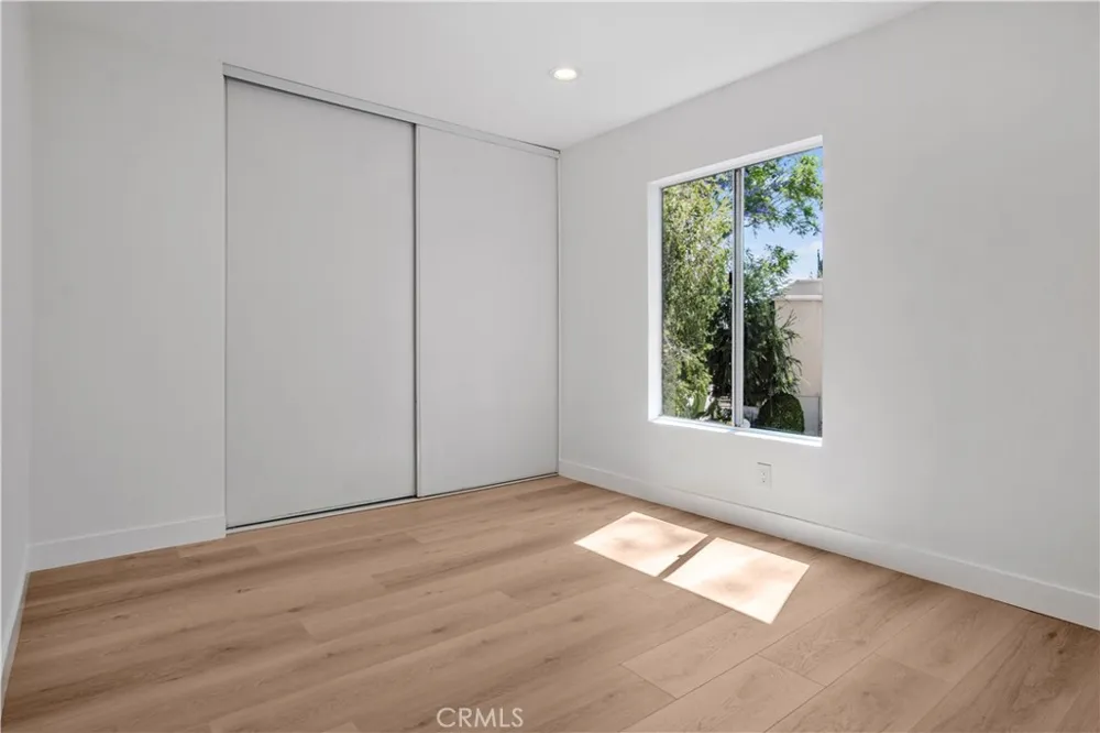 5700 Etiwanda Avenue #288 Tarzana, CA 91356