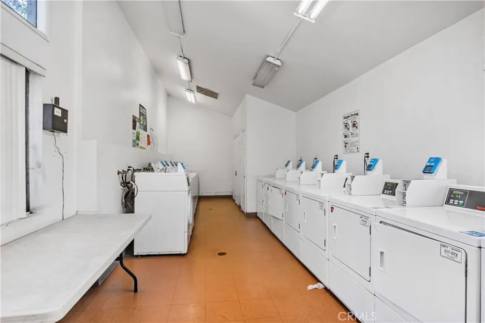 5700 Etiwanda Avenue #288 Tarzana, CA 91356