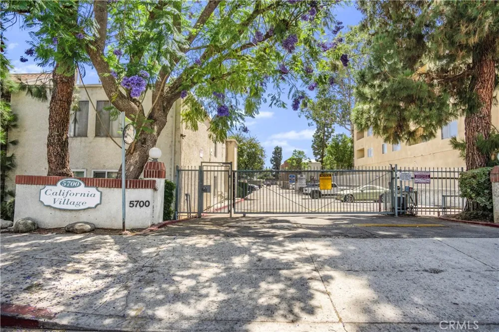 5700 Etiwanda Avenue #288 Tarzana, CA 91356
