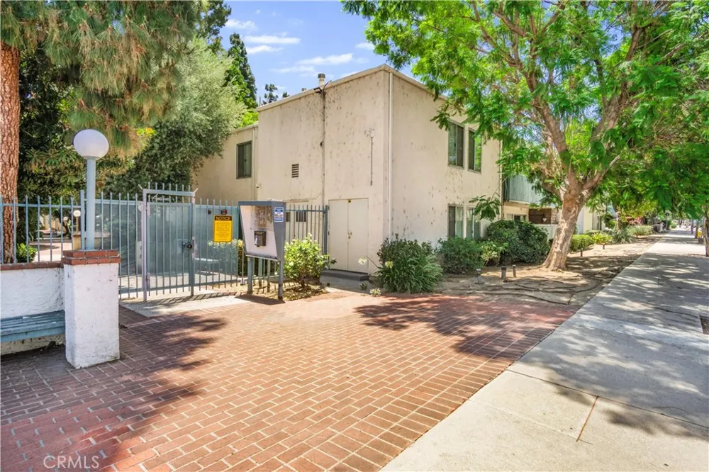 5700 Etiwanda Avenue #288 Tarzana, CA 91356
