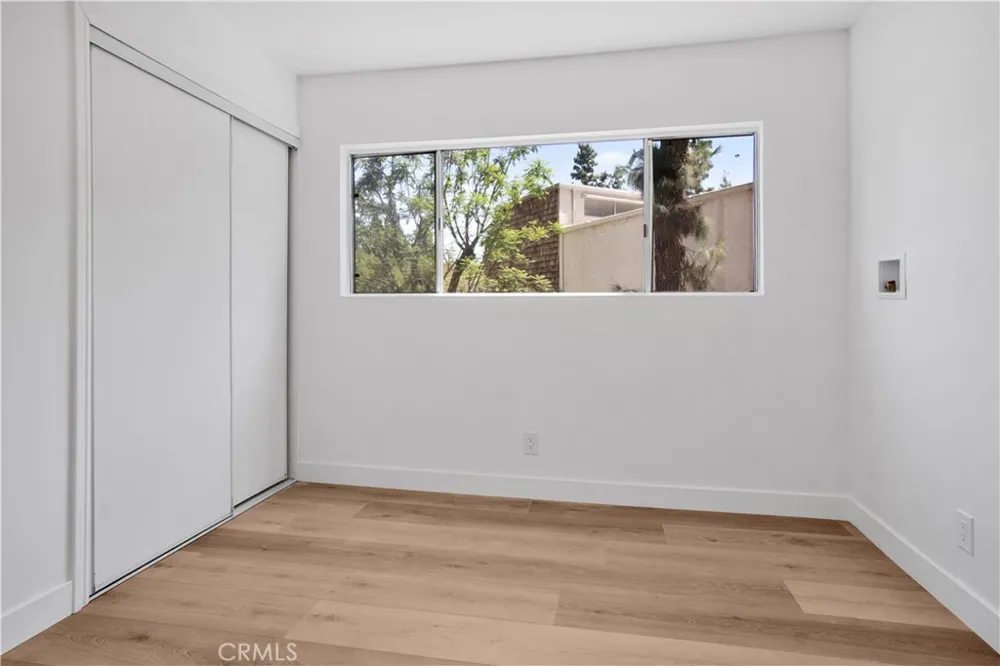 5700 Etiwanda Avenue #288 Tarzana, CA 91356
