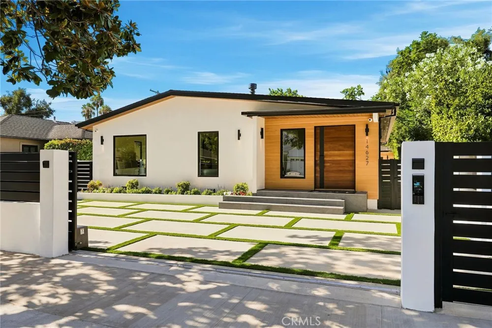14627 Huston Sherman Oaks, CA 91403