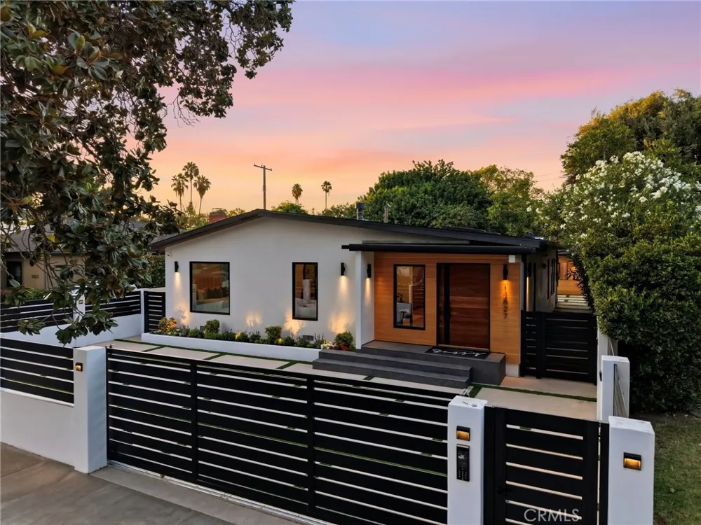 14627 Huston Sherman Oaks, CA 91403