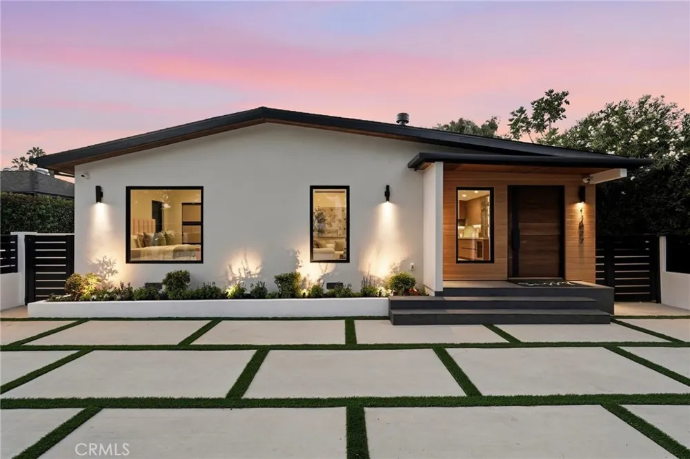 14627 Huston Sherman Oaks, CA 91403
