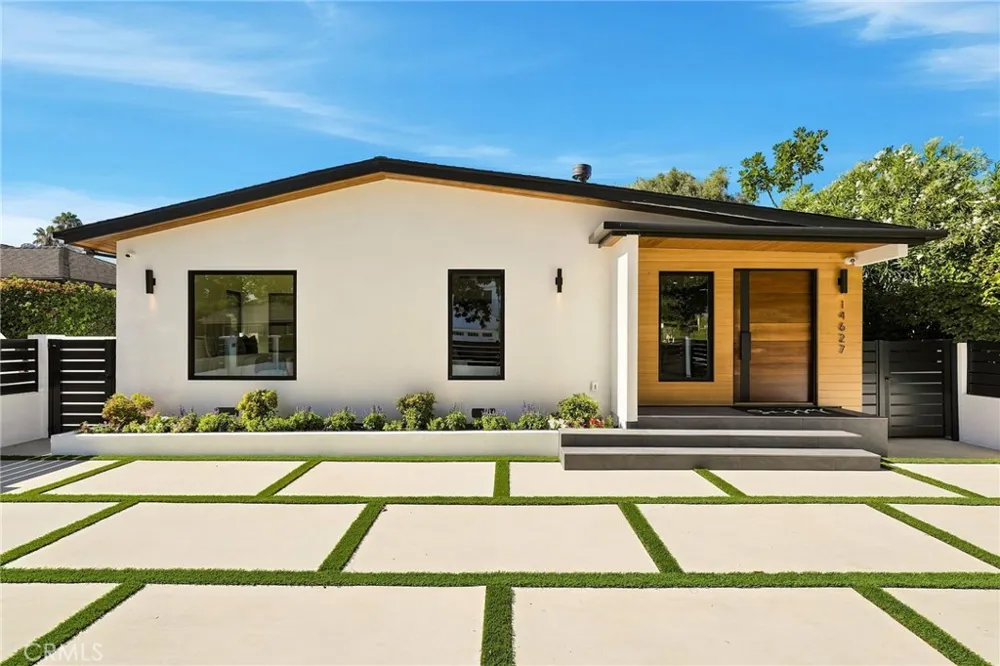 14627 Huston Sherman Oaks, CA 91403
