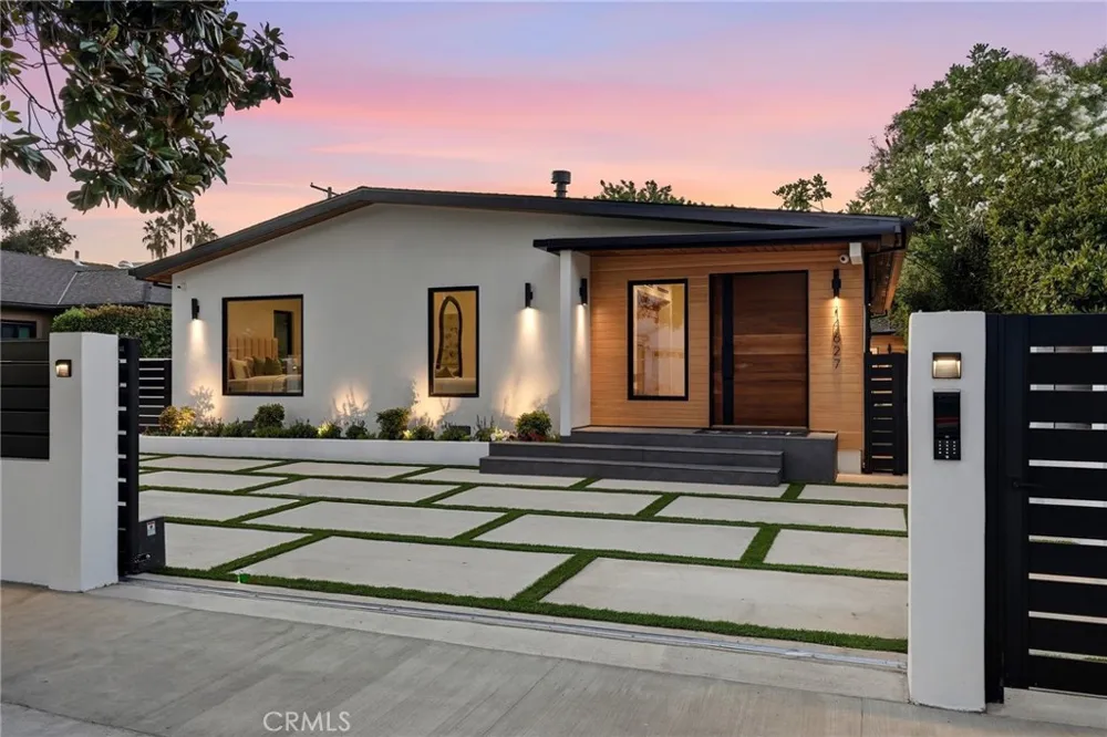 14627 Huston Sherman Oaks, CA 91403