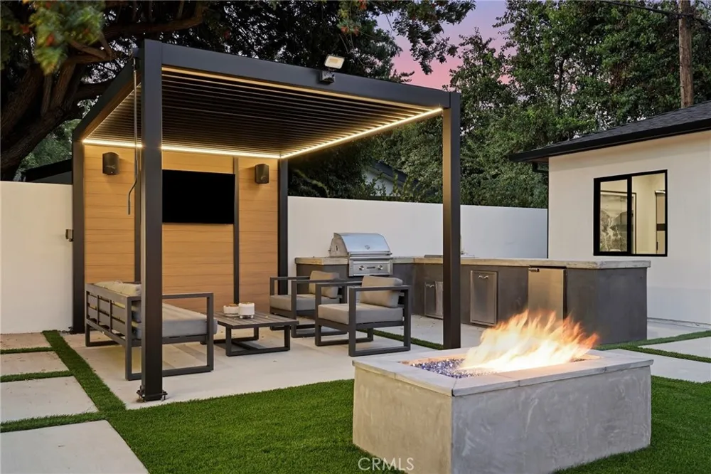 14627 Huston Sherman Oaks, CA 91403