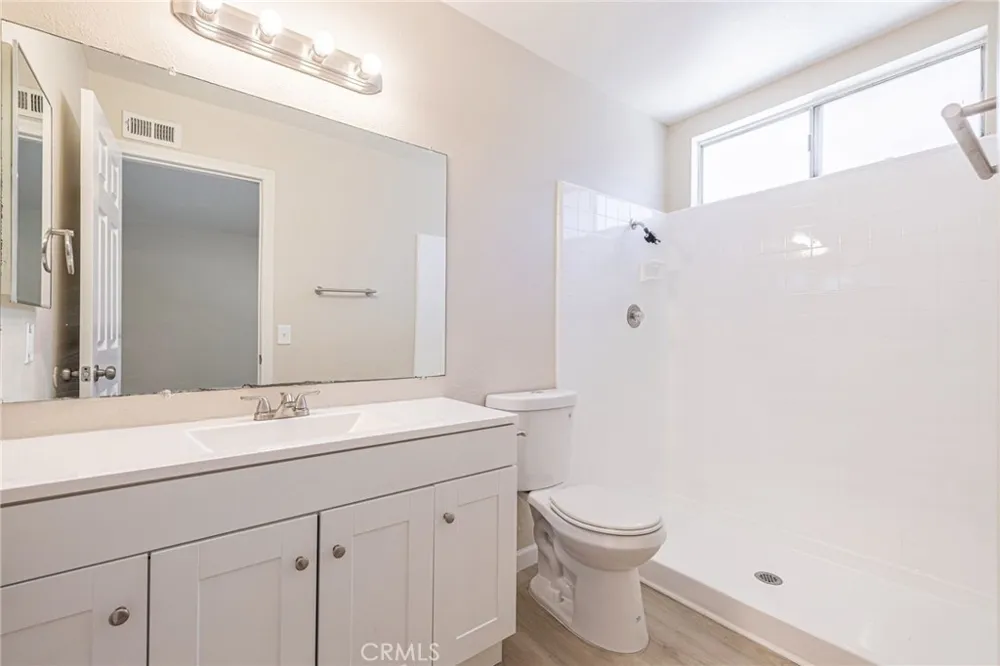 601 Curve Lancaster, CA 93535