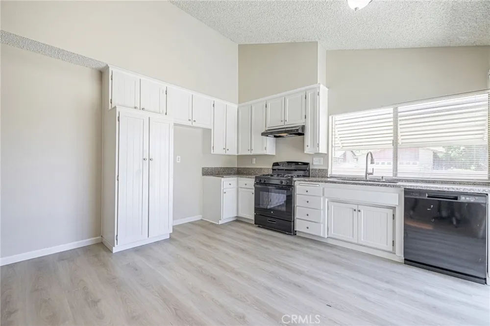 601 Curve Lancaster, CA 93535