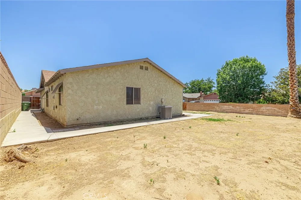 601 Curve Lancaster, CA 93535