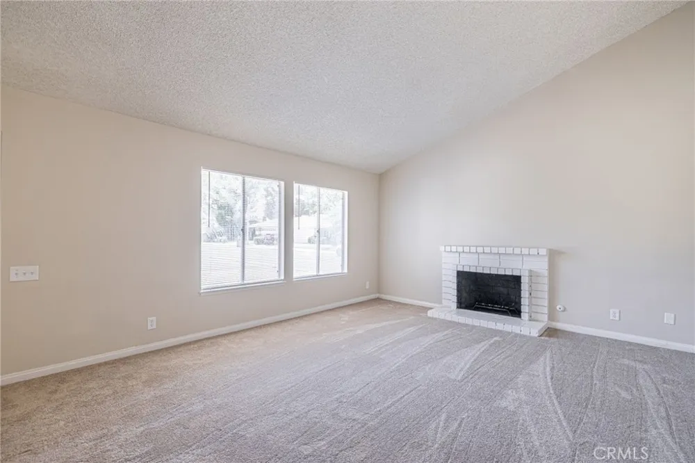 601 Curve Lancaster, CA 93535