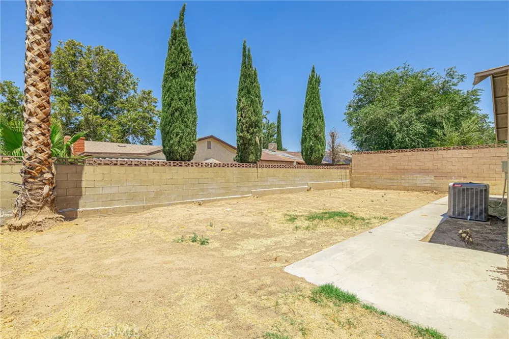 601 Curve Lancaster, CA 93535