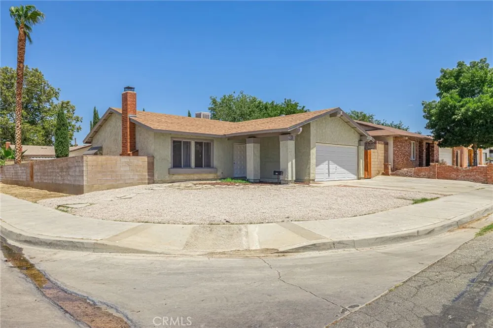 601 Curve Lancaster, CA 93535
