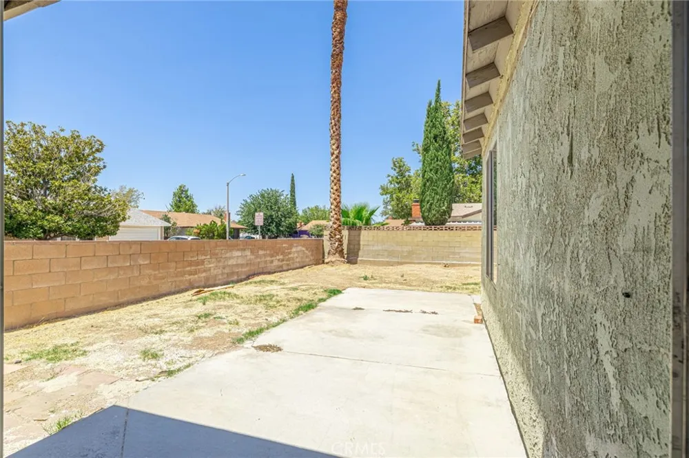 601 Curve Lancaster, CA 93535