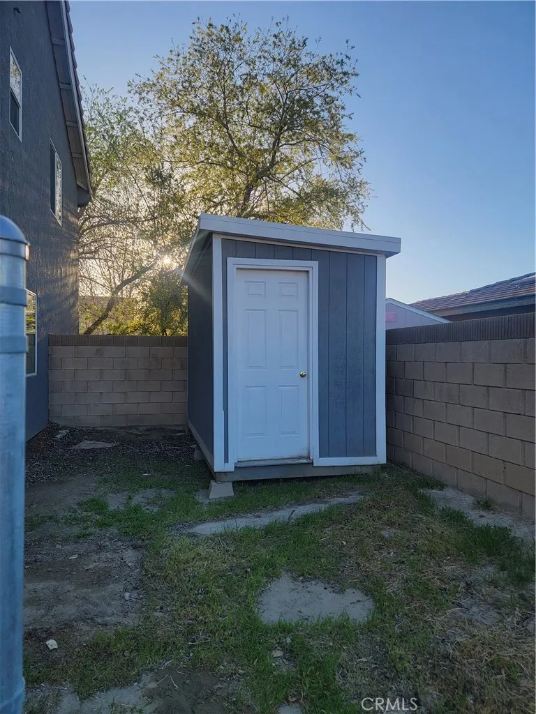 43650 Castle Circle Lancaster, CA 93535