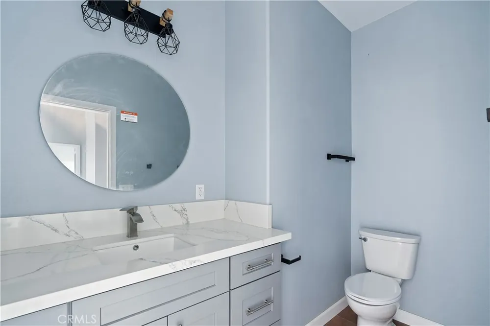 7329 Kelvin Winnetka, CA 91306