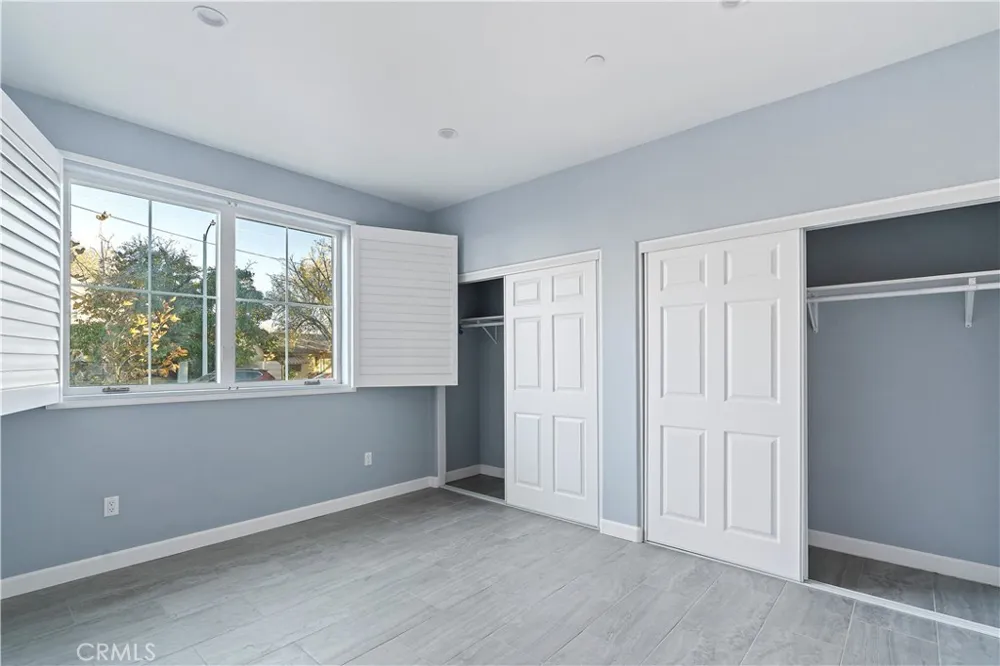 7329 Kelvin Winnetka, CA 91306