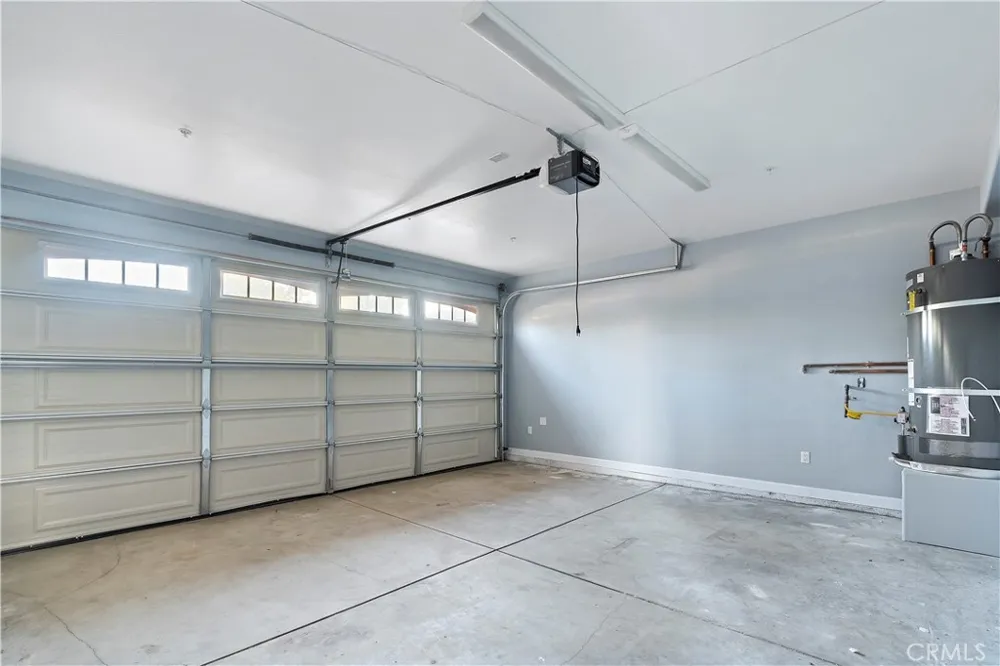 7329 Kelvin Winnetka, CA 91306