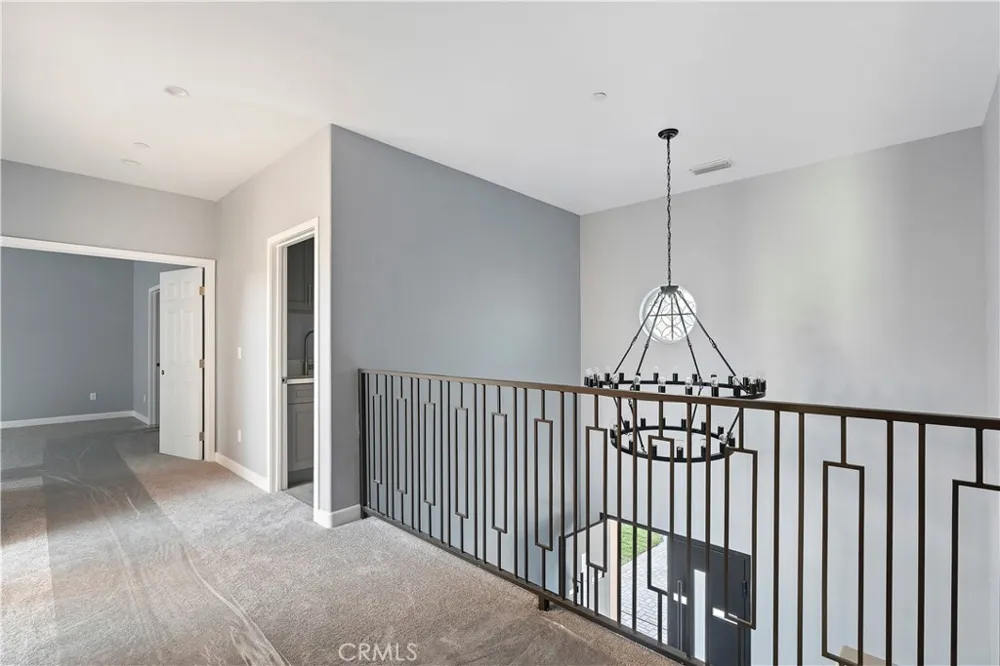 7329 Kelvin Winnetka, CA 91306