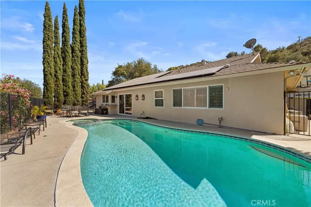 9408 True Knoll Drive Tujunga, CA 91042