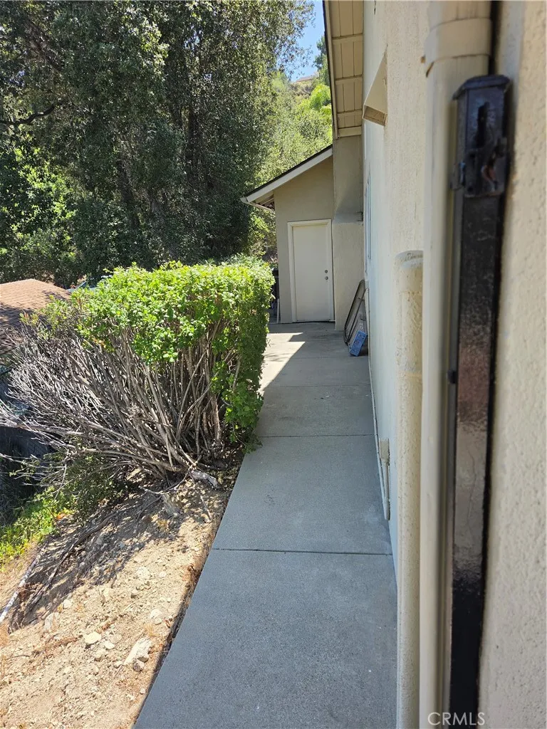 9408 True Knoll Drive Tujunga, CA 91042