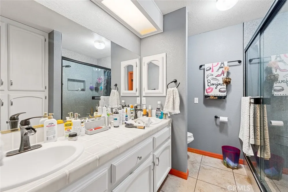 9121 Grove Avenue California City, CA 93505