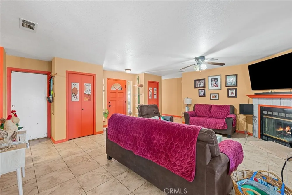 9121 Grove Avenue California City, CA 93505
