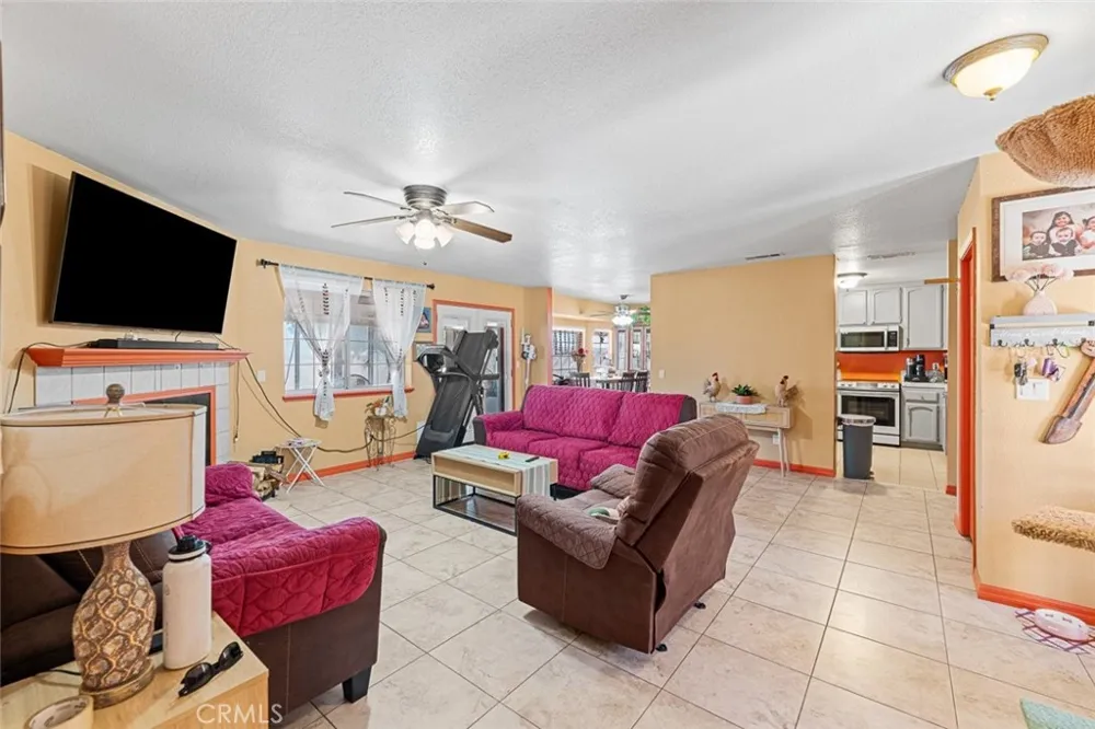 9121 Grove Avenue California City, CA 93505